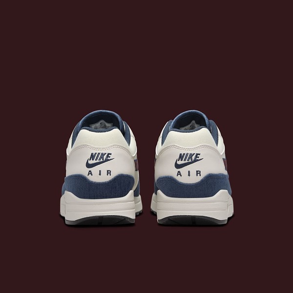 Nike Air Max 1 Notebook Doodles Kreative Nostalgie trifft